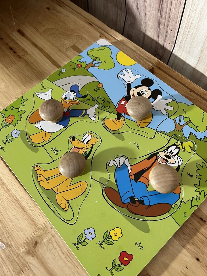 Rompecabezas de perilla gigante de madera de Mickey Mouse y sus amigos de Disney para 18 meses más Foto 2 de 4
