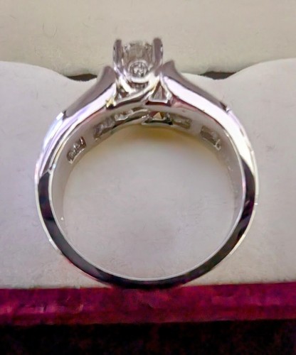 HELZBERG DIAMONDS ENGAGEMENT .40 CARAT, COLOR F, CLARITY SI2 GEM RING $2,799+ - Picture 3 of 8