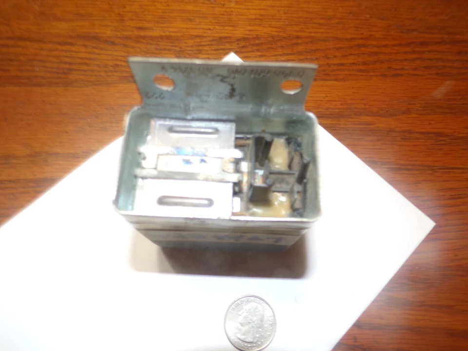 Alemán, Fiat#4224467, Mercedes#0011546806, Bosch#0190601010 AD1/14V Volt.Reg W113 Foto 3 de 4