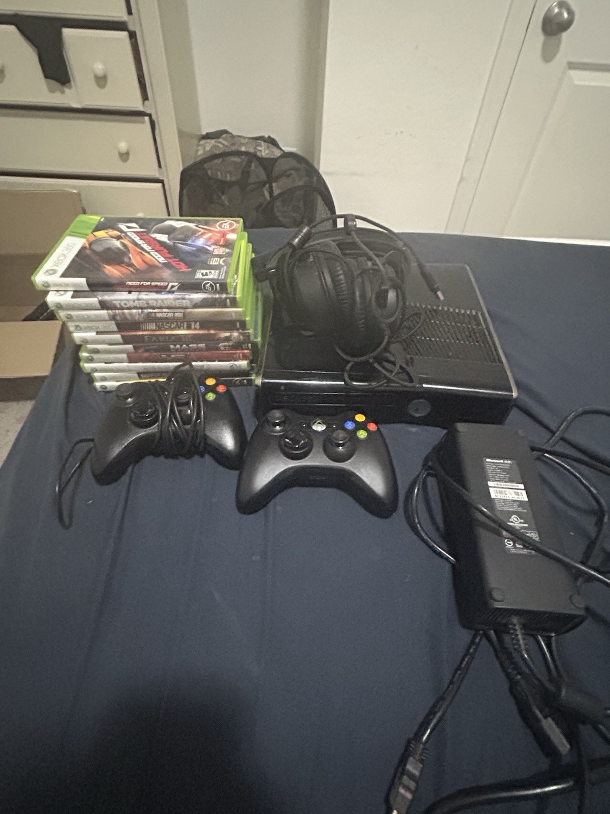 Xbox 360 Bundle – 2 Controllers, 11 Games, Headset (Ready to Play)