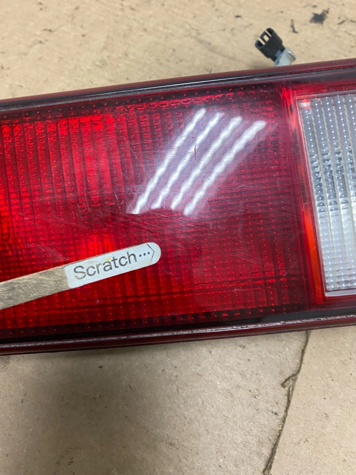 1996 1997 1998 Buick Skylark passageiro direito lanterna traseira interna lateral direita P5333 DW - Imagem 4 de 4