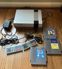 Original Nintendo NES Console Bundle 2 Controllers & 3 games - needs new 72 pin