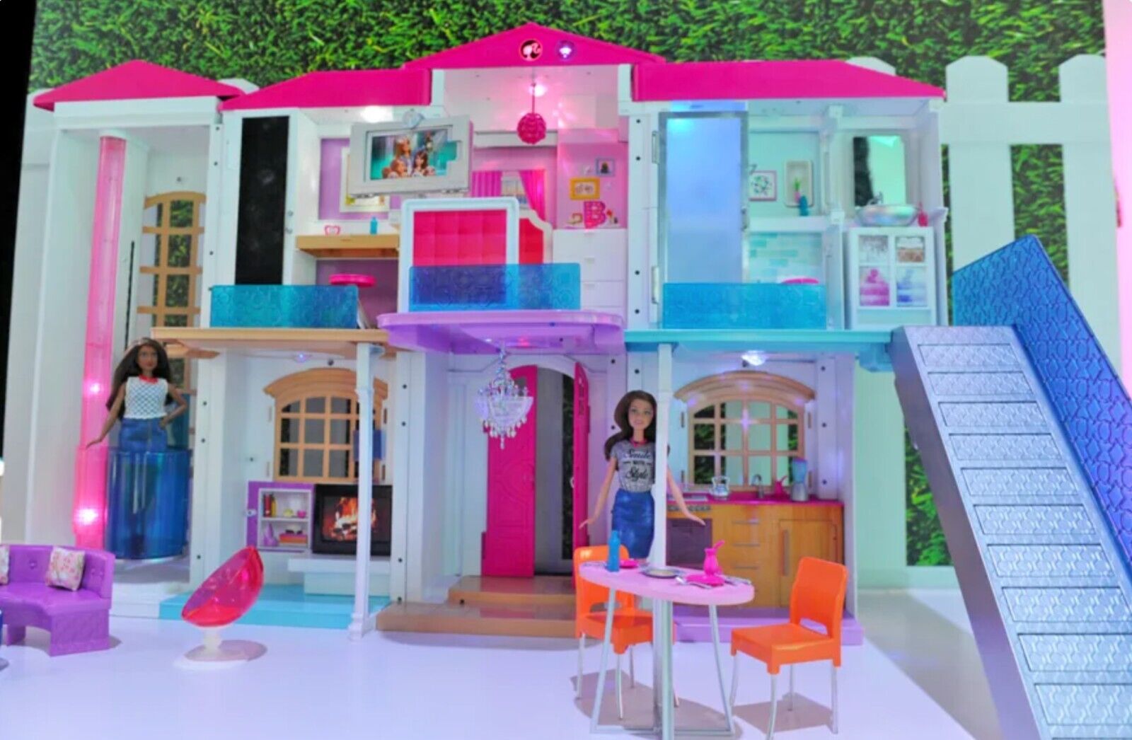  Barbie Dreamhouse Dollhouse with Pool, Slide and Elevator :  Everything Else