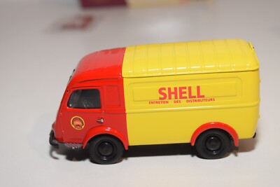 CORGI HERITAGE. E:1/43. Renault fourgon tôlé 1000kg "Ambulance