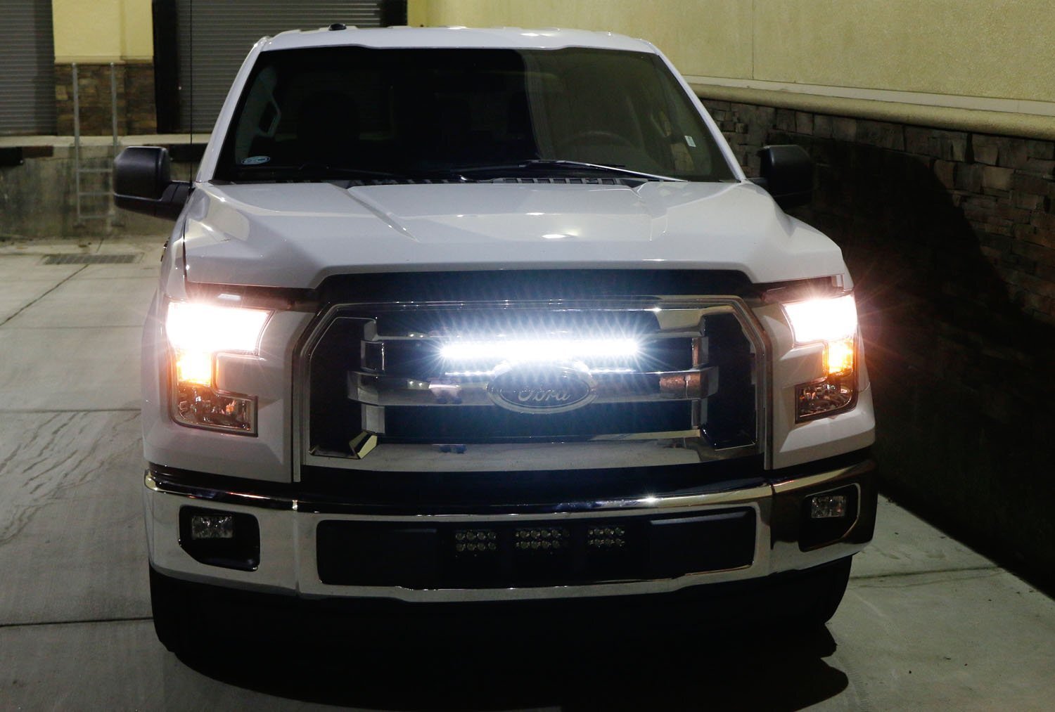 54W 20" LED Light Bar w/ Hidden Behind Grille Mount Bracket For 15up
