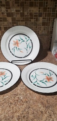 Set Of 3 Vintage Corelle Tiger Lily Dinner Plates