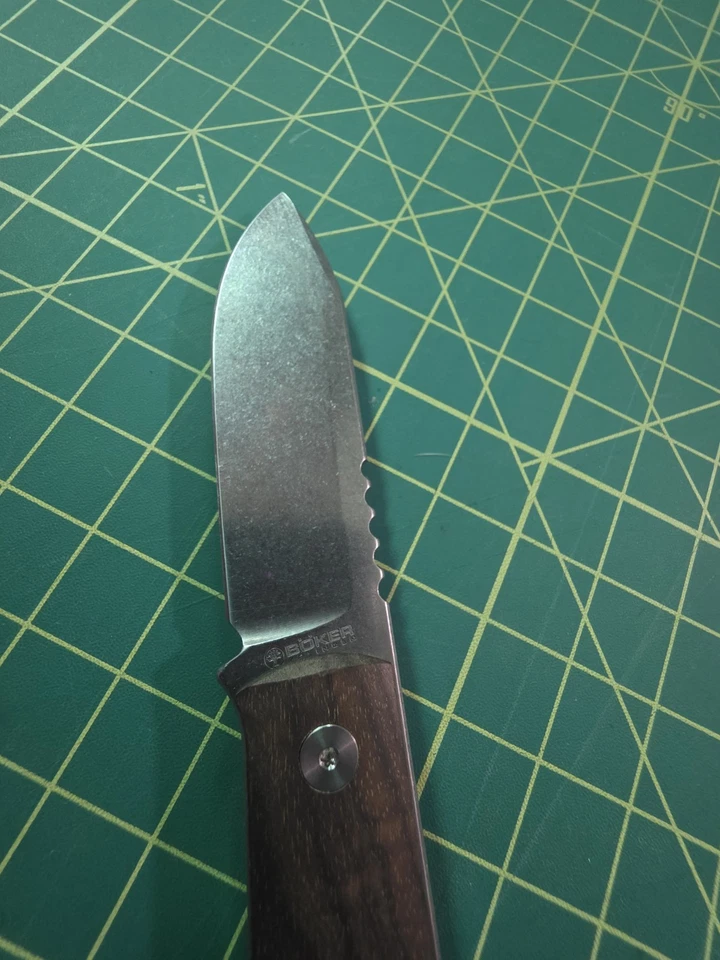 Cuchillo fijo Boker BFF PackLite con básculas de mango de madera Foto 3 de 4