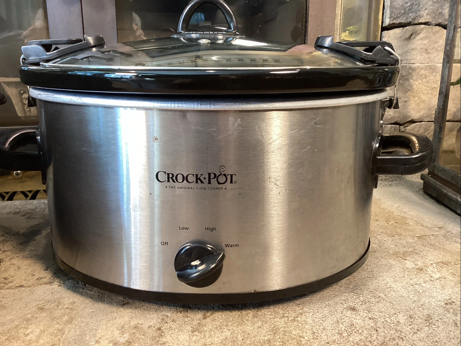 Crock-Pot SCCPVL659-S 6.5 Quart Classic Slow Cooker + Insulated Travel Bag Locks