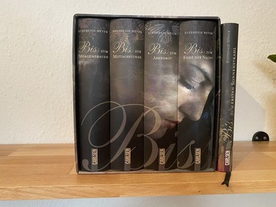 Twilight / Biss Saga Schuber / Buchbox von Stephenie Meyer (5 Bücher) Neuwertig