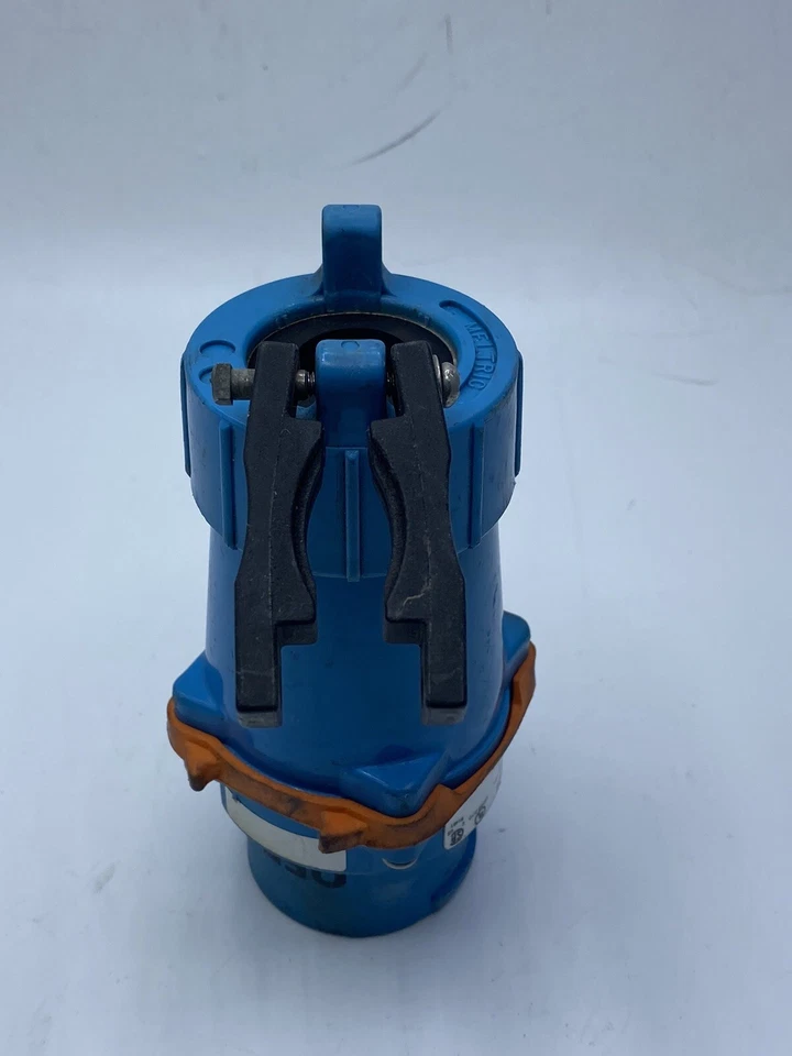 Plugue de entrada Meltric 63-38075 DSN30, 30A, 125 VAC, tipo 4X.1P+N+G com plugue bônus - Imagem 4 de 4