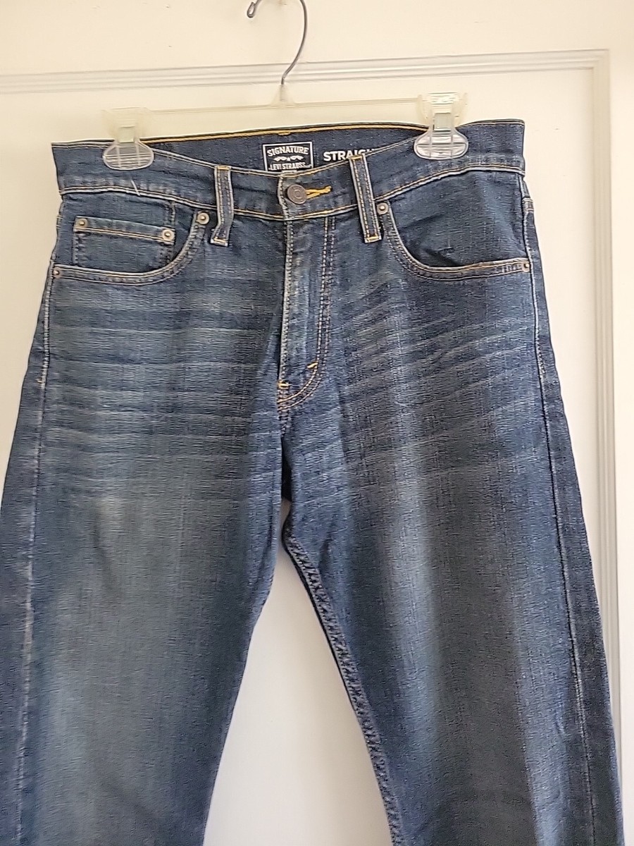 Signature by Levi Strauss Gold Label Straight Jeans in Men's size  W29L32