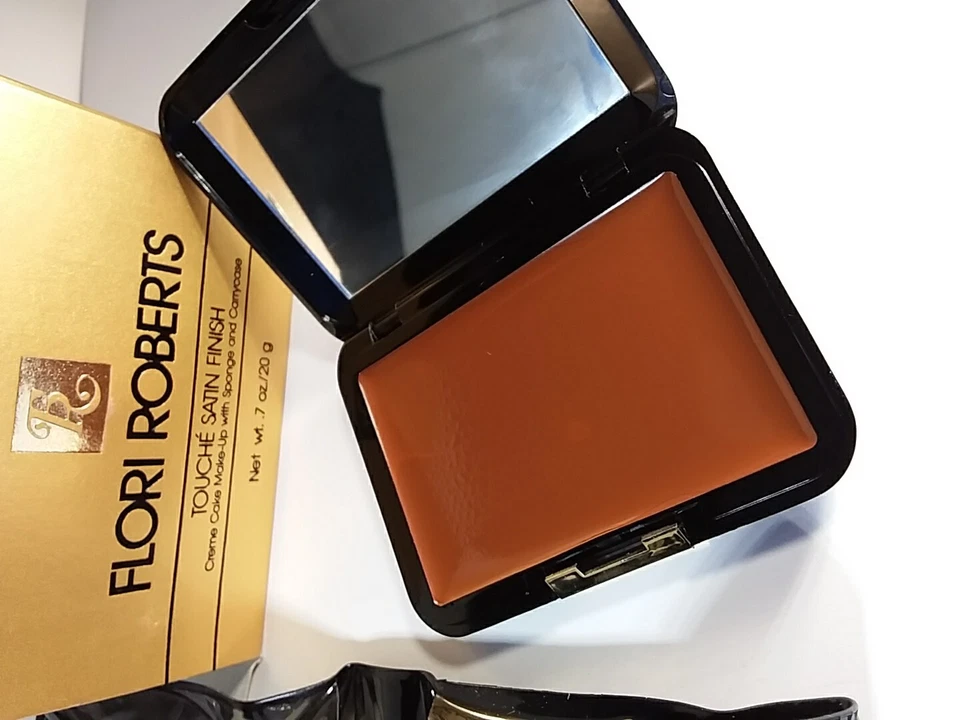 Flori Roberts Touche Acabado Satinado Touche Marrón Foto 2 de 4