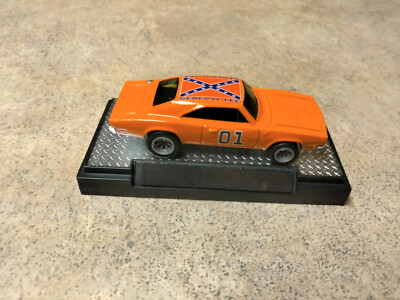 Hot Wheels GENERAL LEE Dukes of Hazzard CHARGER W/REALRIDERS