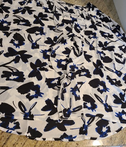 New! The Limeted Size 3X Black Blue Floral Ruffle Front Button Blouse Office - Picture 6 of 14