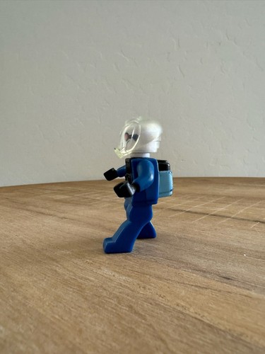 Happy Meal DC Lego Batman Mr Freeze 2.75" Tall Toy Figure 2008 McDonalds - Picture 2 of 5