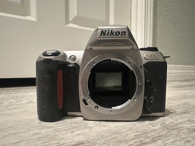 Nikon N65 35mm SLR Film Camera Body Only READ