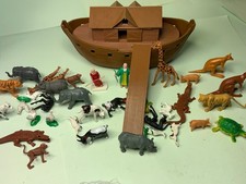 Noah's Ark Miniature Playset Vintage Made in Hong Kong & ramp for animals PIGS