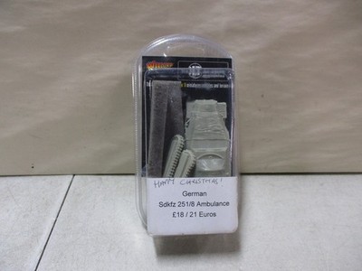 Warlord Games German SDKFZ 251/8 Ambulance 28MM