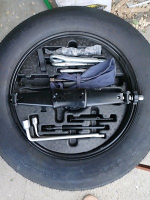 Spare (donut) tire  & accessories for a Mercedes Benz 2013, GL450 
