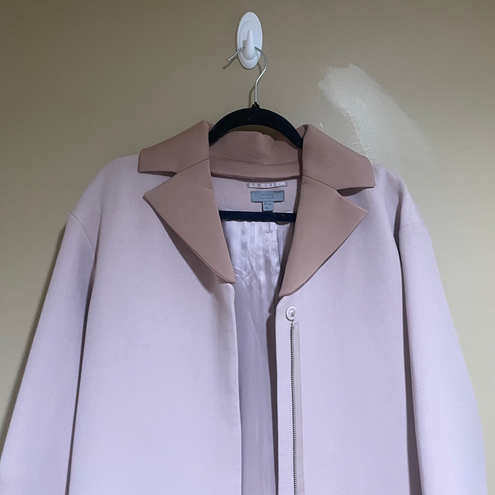 COS spring jacket - image 3