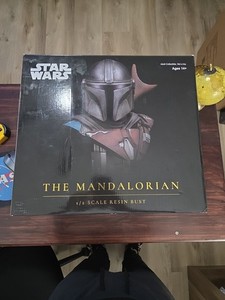 Legends In 3D Mandalorian 1/2 Scale Bust Diamond Select Star Wars Disney