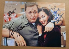 W/COA ORIGINAL KEVIN JAMES, LEAH REMINI AUTOGRAPHS 12X8" PHOTO- KING OF QUEENS