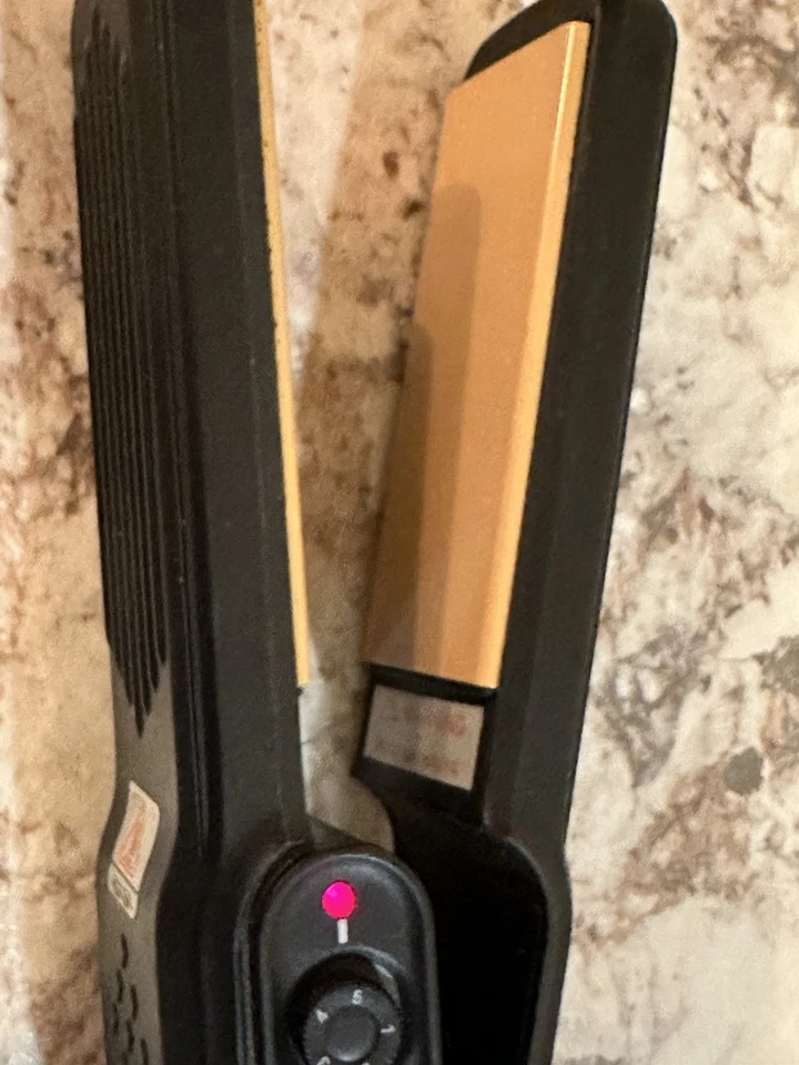 Plancha de pelo GVP MINI PLANCHA tamaño de viaje cartera tamaño Foto 3 de 4