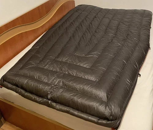 Enlightened Equipment Revelation 0*F (-18*C) UltraLight quilt Zpacks HMG Rab - product listing photo