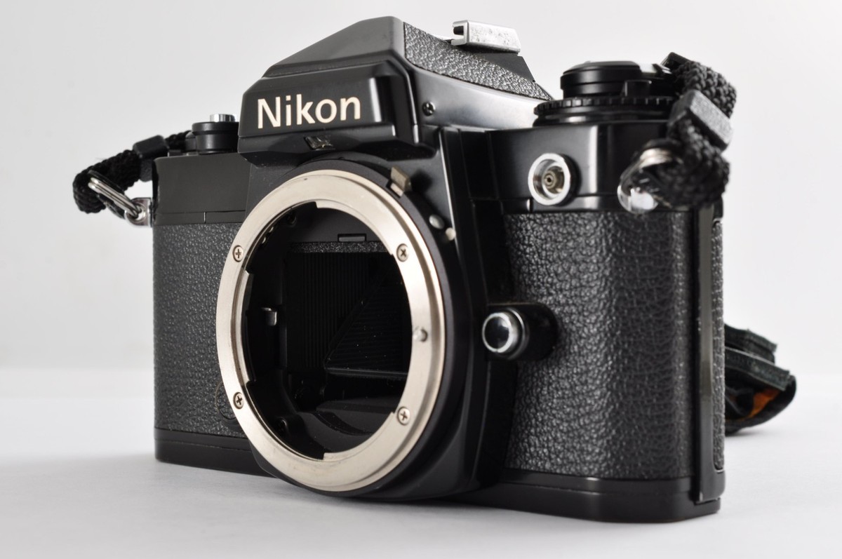 Nikon FE Black 35mm Film Camera w/Ai Nikkor 35mm f2.8 [Exc+5