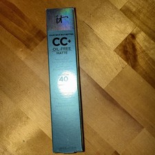IT Cosmetics CC+ Oil Free Matte Full Coverage...