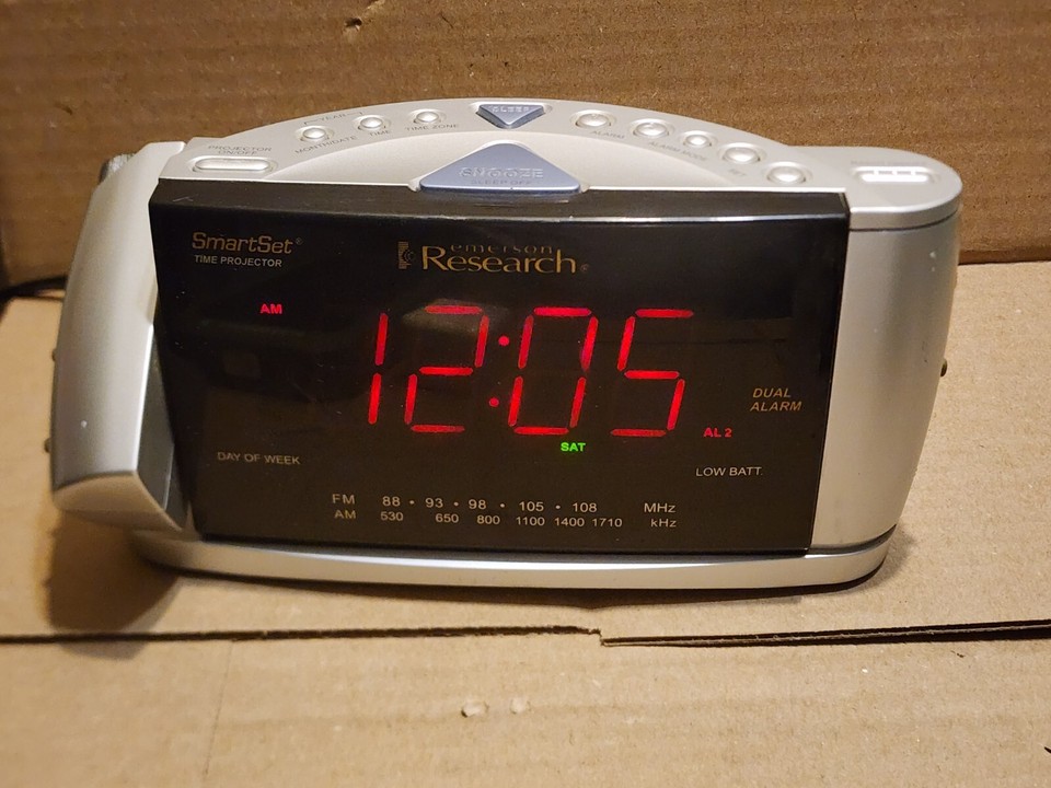 Emerson Research CKS3528 SmartSet Time Projection Dual Alarm Clock ...