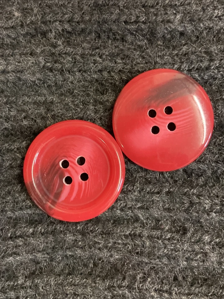 Horn Effect Red / Wine 25mm / 40L Polyester Buttons Pack Of 10 - Image 3 of 4