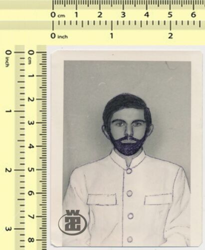 094 1960's Man Drawn Face Beard Shirt Guy Abstract Surreal Portrait old photo - Picture 1 of 2