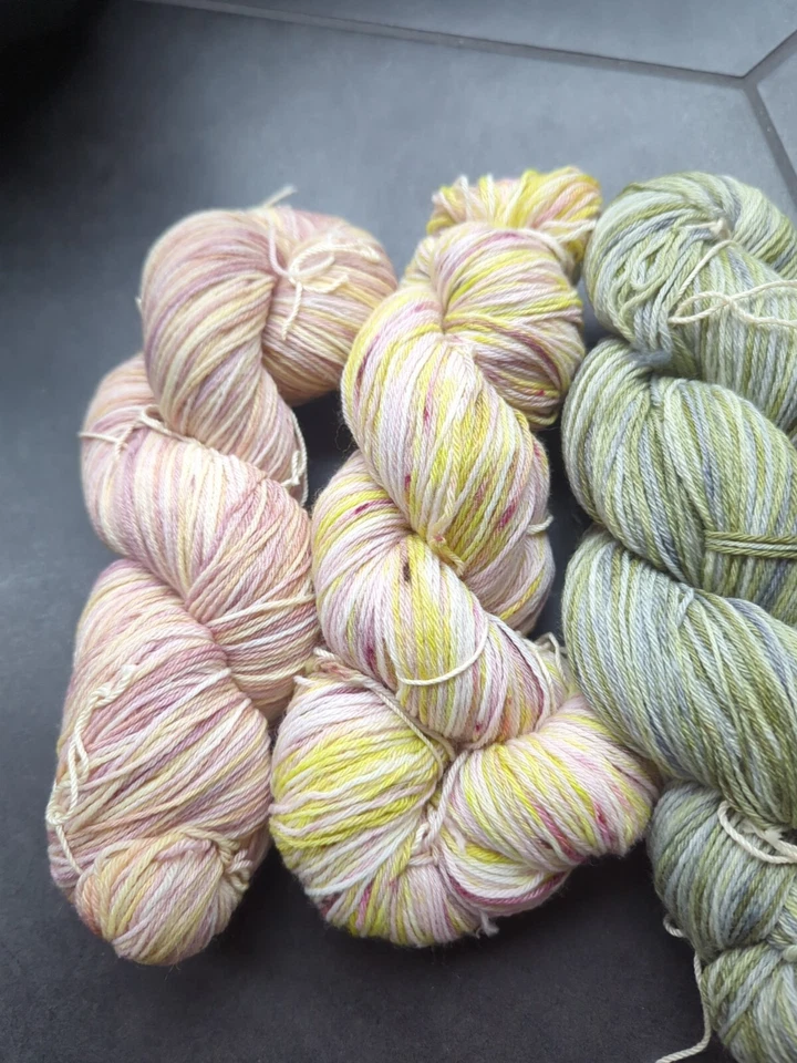 Juego de 5 madejas misteriosas teñidas a mano suaves para dedos Merino enlicates 100 g Foto 3 de 4