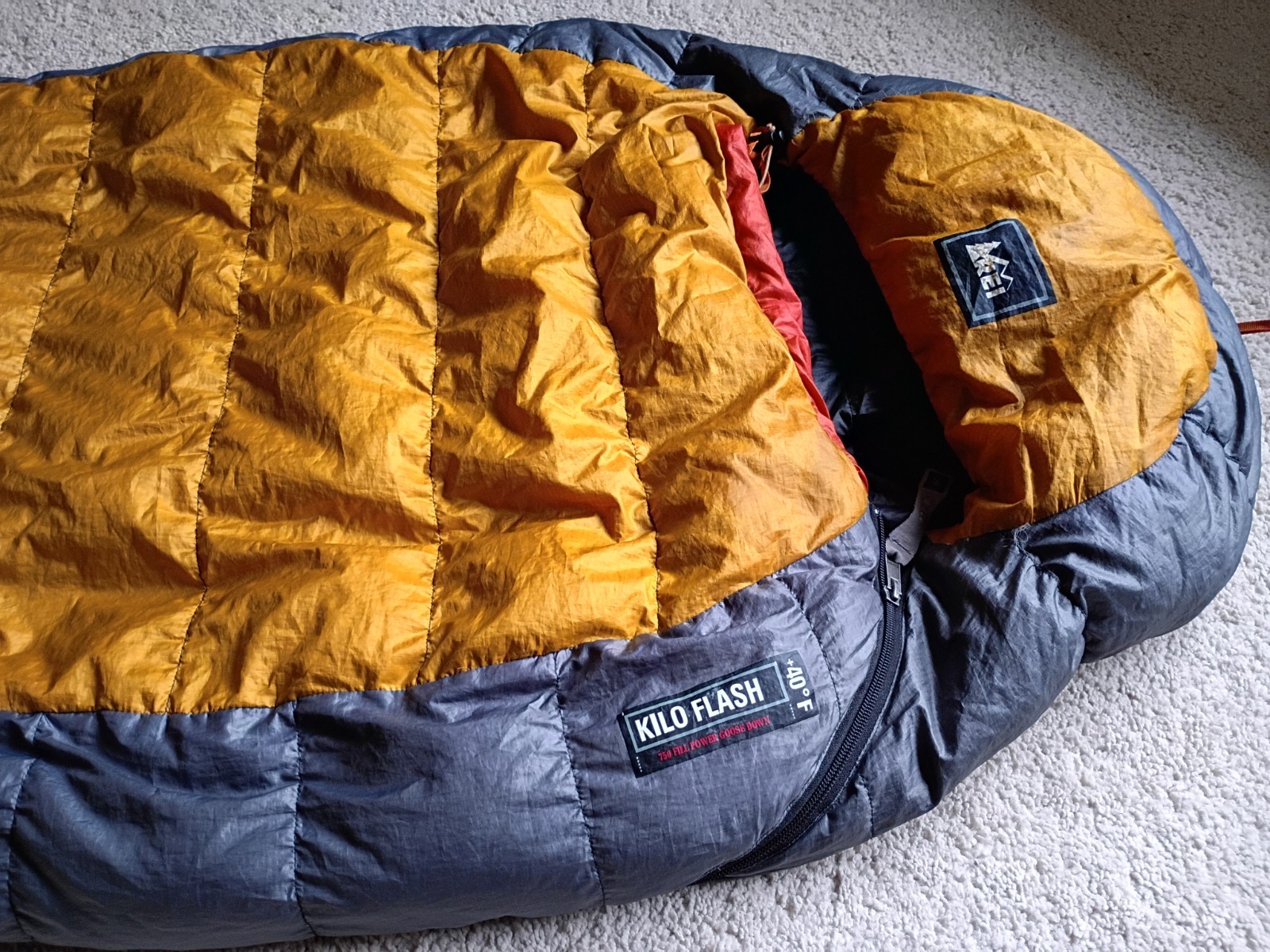 Saco de dormir REI Kilo Flash +40 750 relleno tamaño regular con bolsa de almacenamiento