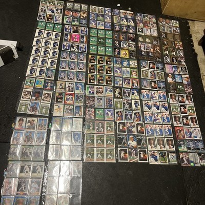 Lot of (285) Vintage Roberto Alomar Baseball Cards