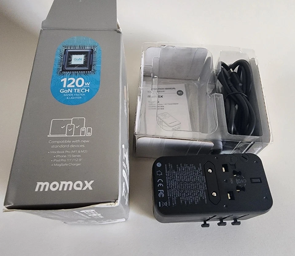 Adaptador de viaje de CA Momax 1-World 120W GaN 4 puertos UA15 USB-C USB-A cargador rápido Foto 3 de 4