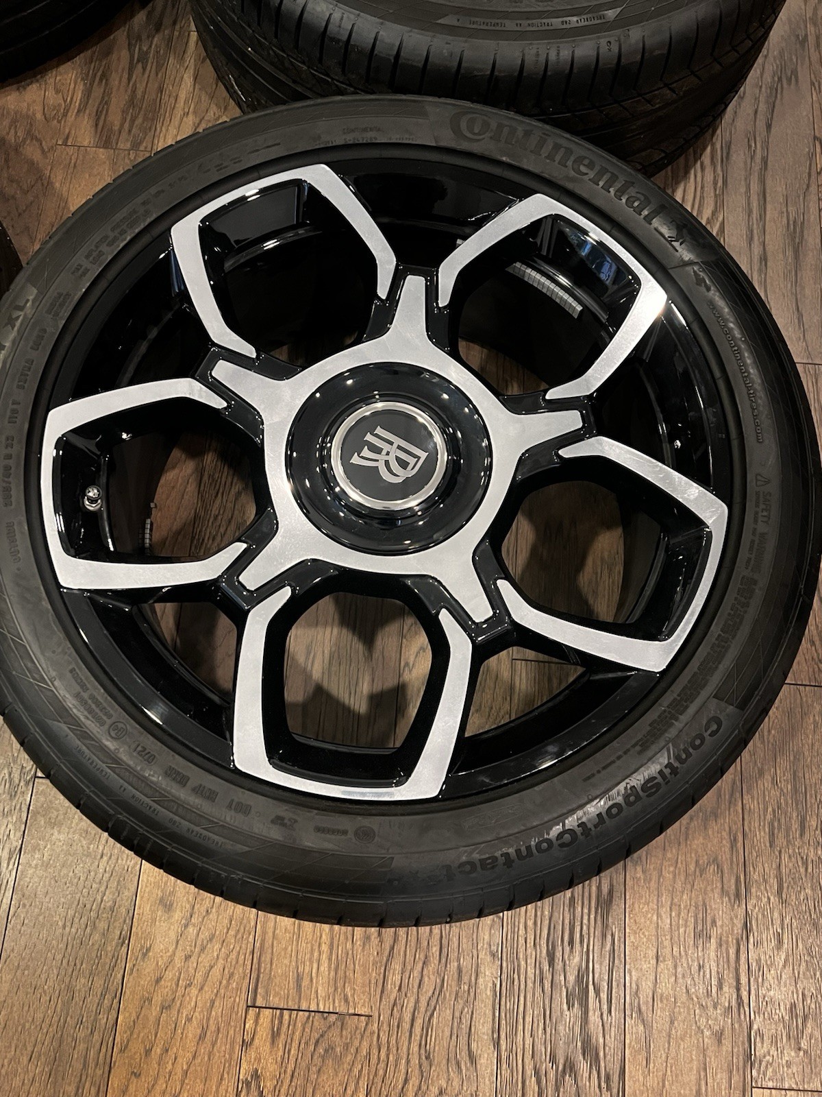 OEM Rolls Royce Cullinan wheels 22