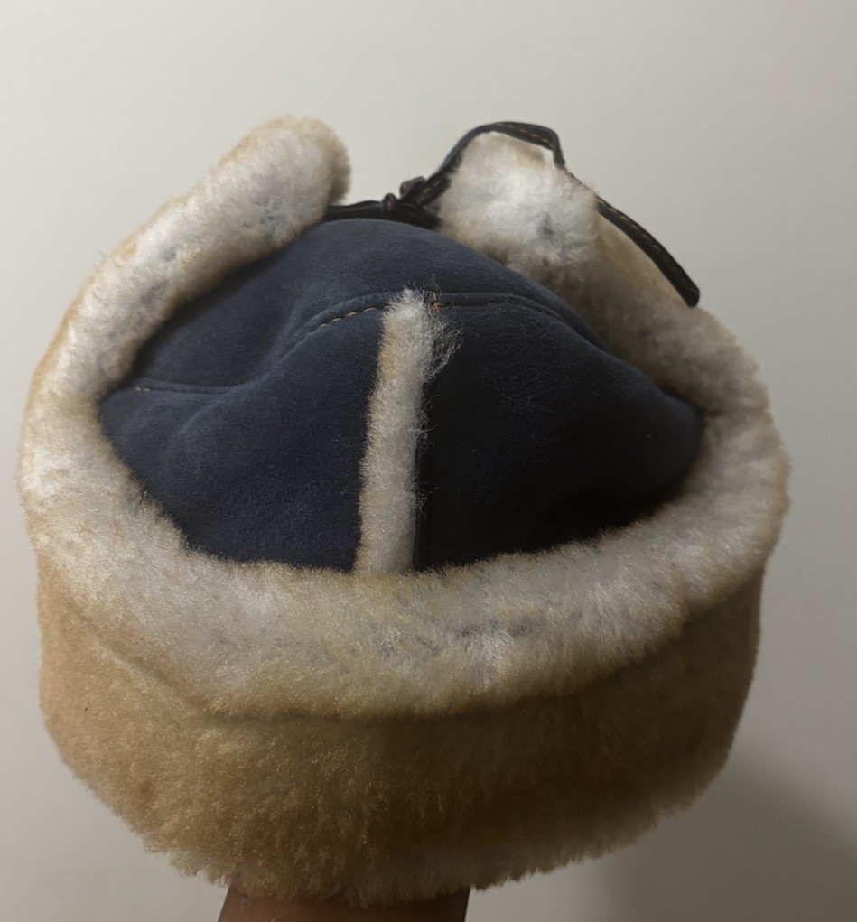 Chic Shearling Jacket With Matching Hat - image 4