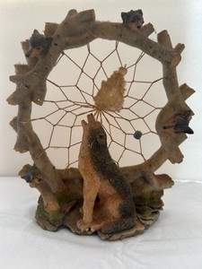 Native American Indian Wolves Dream Catcher Statue 7.5” Tall.