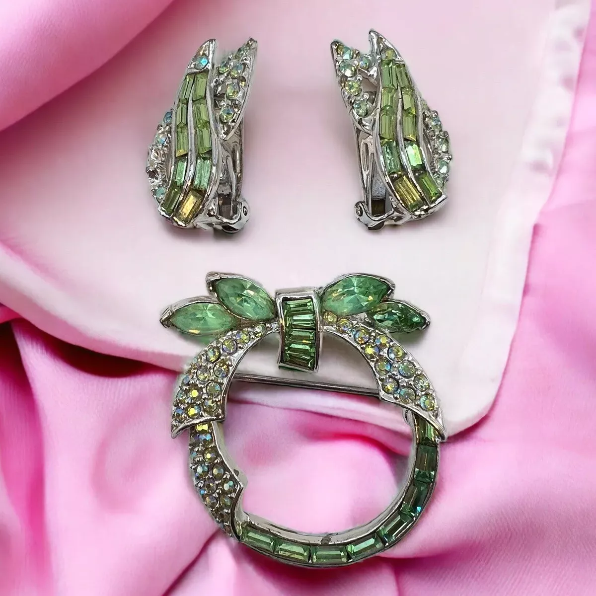 Pell brooch sale
