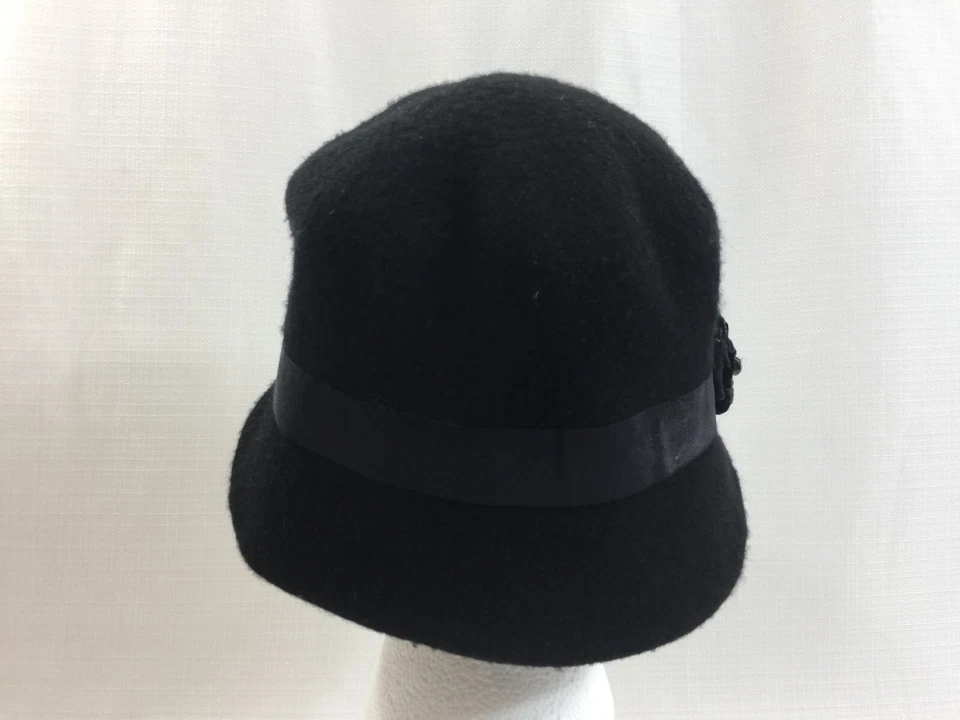 Sombrero de mujer Nine West de fieltro de lana negro floral rosetas talla única Foto 4 de 4