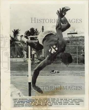 1964 Press Photo University Of Indiana High Jumper Cornelius Miller At Illinois