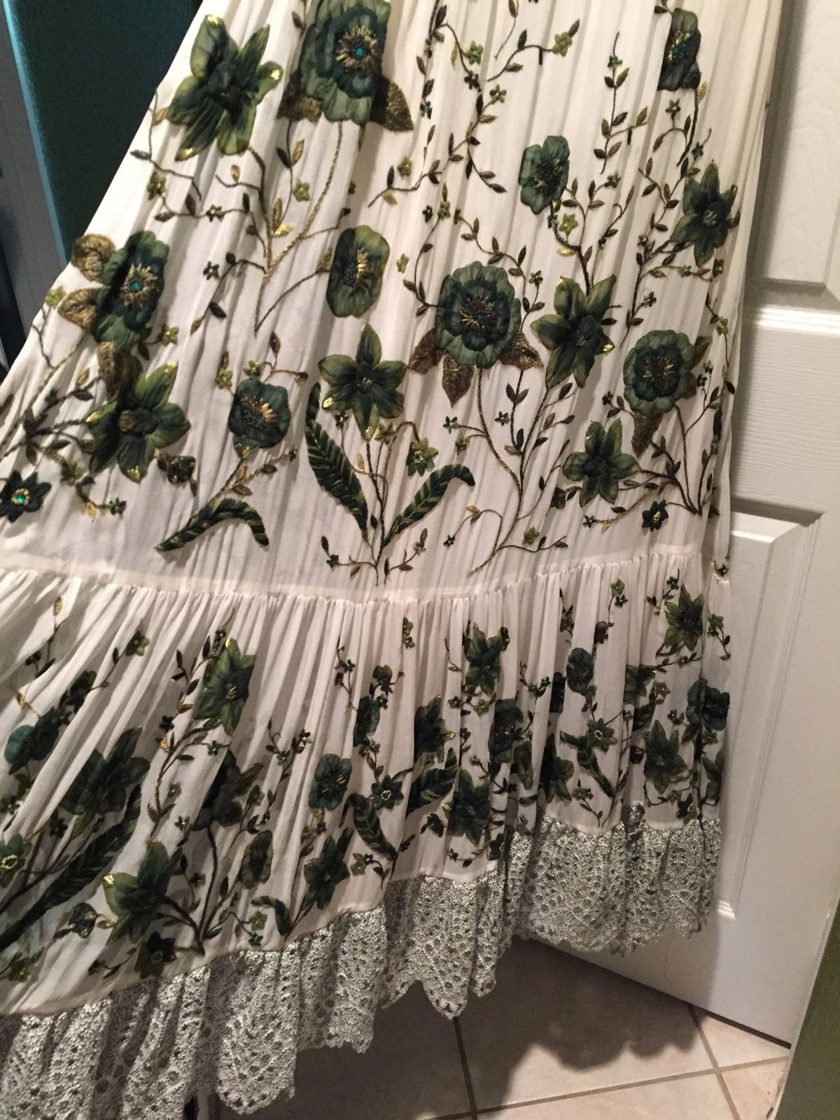 Robe longue 100 % authentique GUCCI blanche/verte dentelle florale piste taille : 40 + taxes