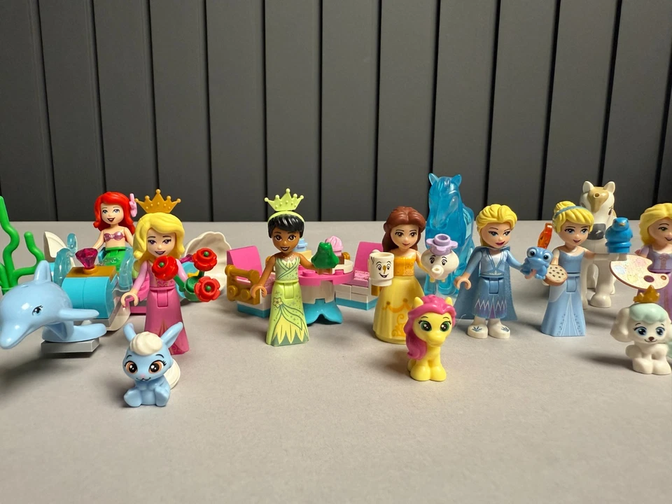 LEGO Disney Princess 9 Minifigures Pets & Accessories Belle Ariel Mulan Tiana - Image 3 of 4