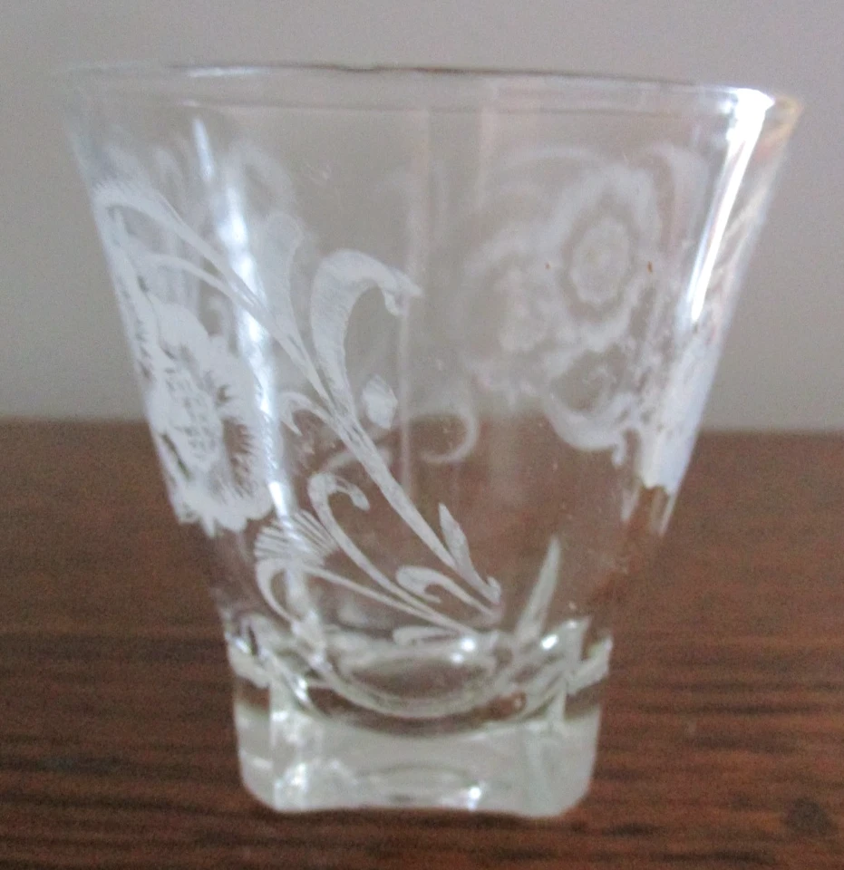 4x Vintage Shot Glasses Made in France - Image 2 of 4
