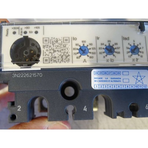 Schneider LV430470 Dispositif de Protection - Micrologic 2.2 - 160 A - 3 Pôles - Photo 5 sur 8