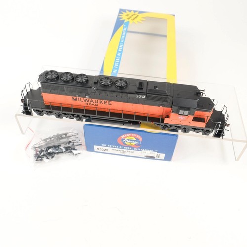 Athearn HO Scale Milwaukee Road MILW #172 SD40-2 Diesel Locomotive 95222 - Picture 3 of 6