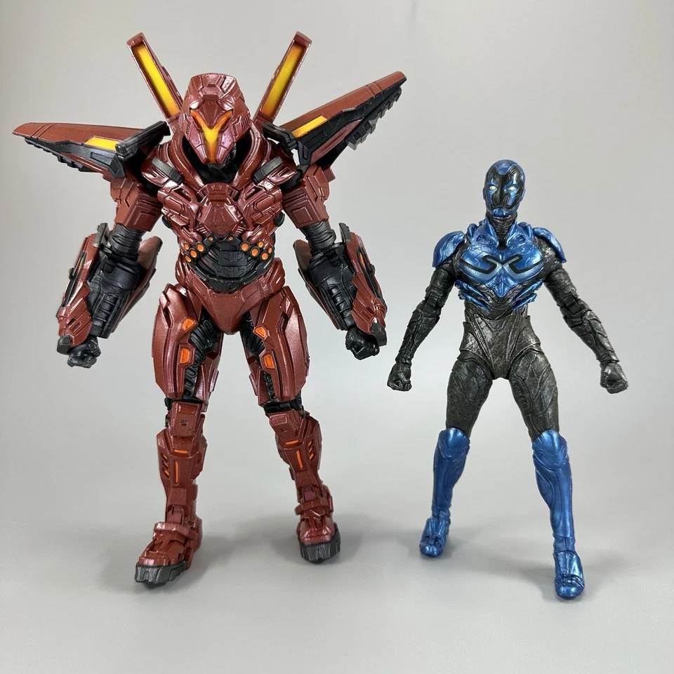 Figuras de acción McFarlane DC Multiverse Blue Beetle & Carapax Mega escala 7" película Foto 2 de 4
