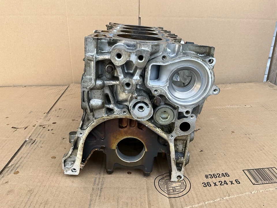 Honda CRV CR-V 1997-2001 2,0 L B20Z2 bloque de motor desnudo con tapas principales y pernos núcleo Foto 2 de 4